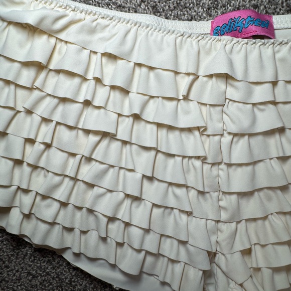 Edikted Cream Ruffle Shorts - Picture 6 of 8